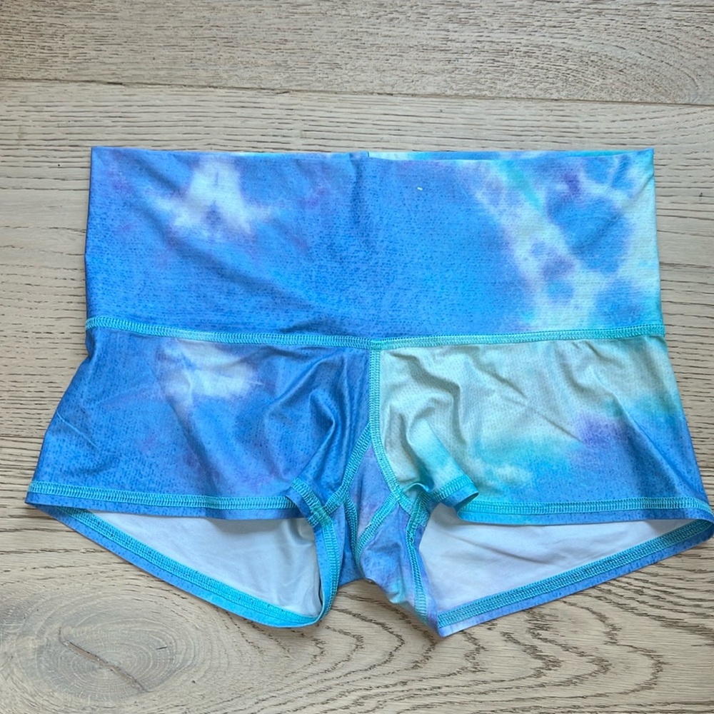 Teeki shorts